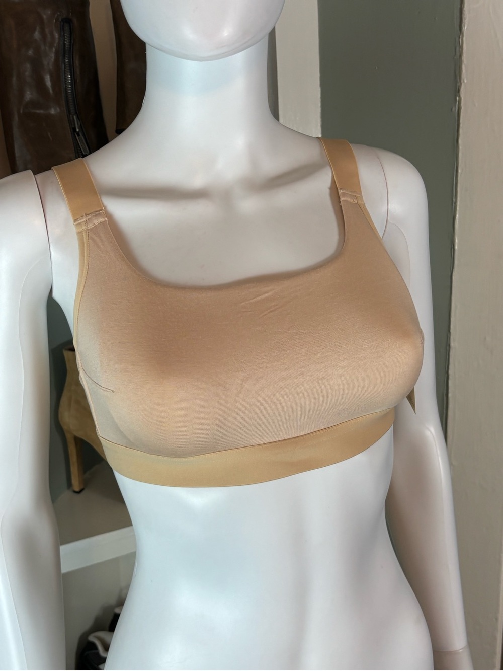 New NWT Lively Sports Bra Bralette Nude Tan Size 1